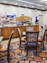 Hotel Holiday Inn Express Hotel & Suites Coralville photo 5