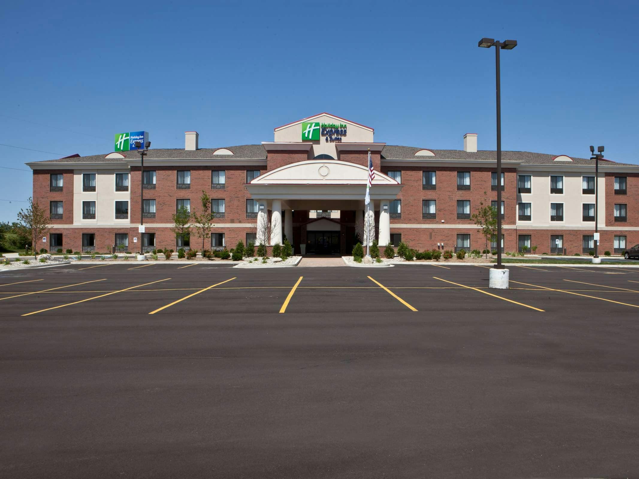 Holiday Inn Express Hotel & Suites Dimondale