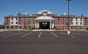Holiday Inn Express Hotel & Suites Dimondale