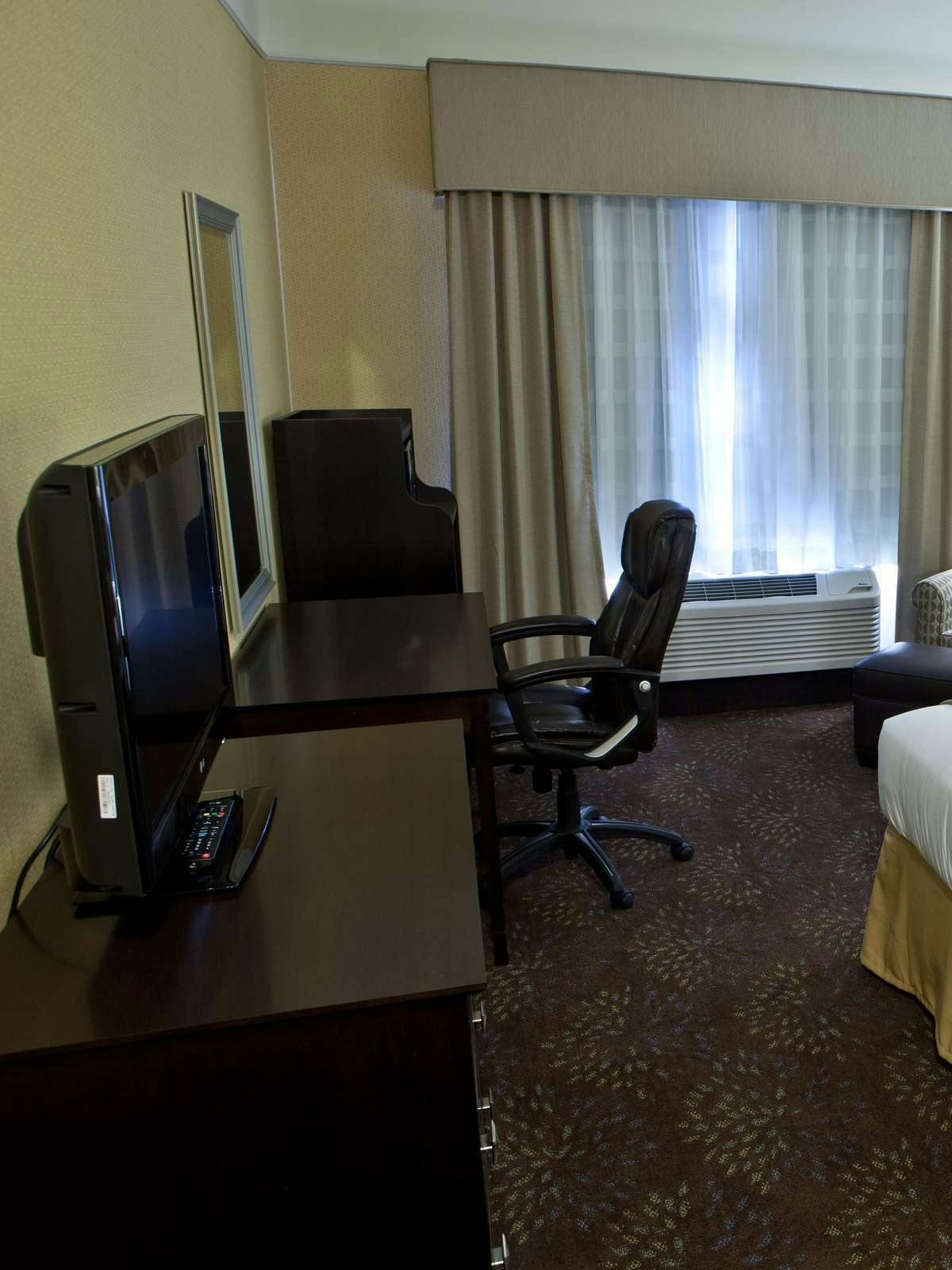 Hotel Holiday Inn Express Hotel & Suites Dimondale photo 2