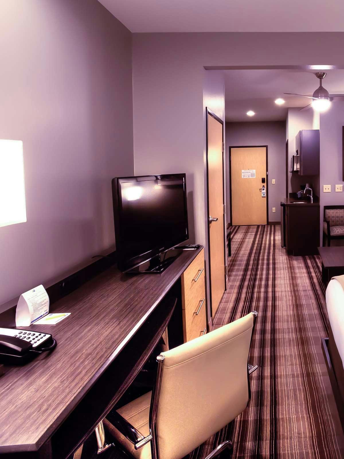 Hotel Holiday Inn Express Hotel & Suites Amarillo West photo 3
