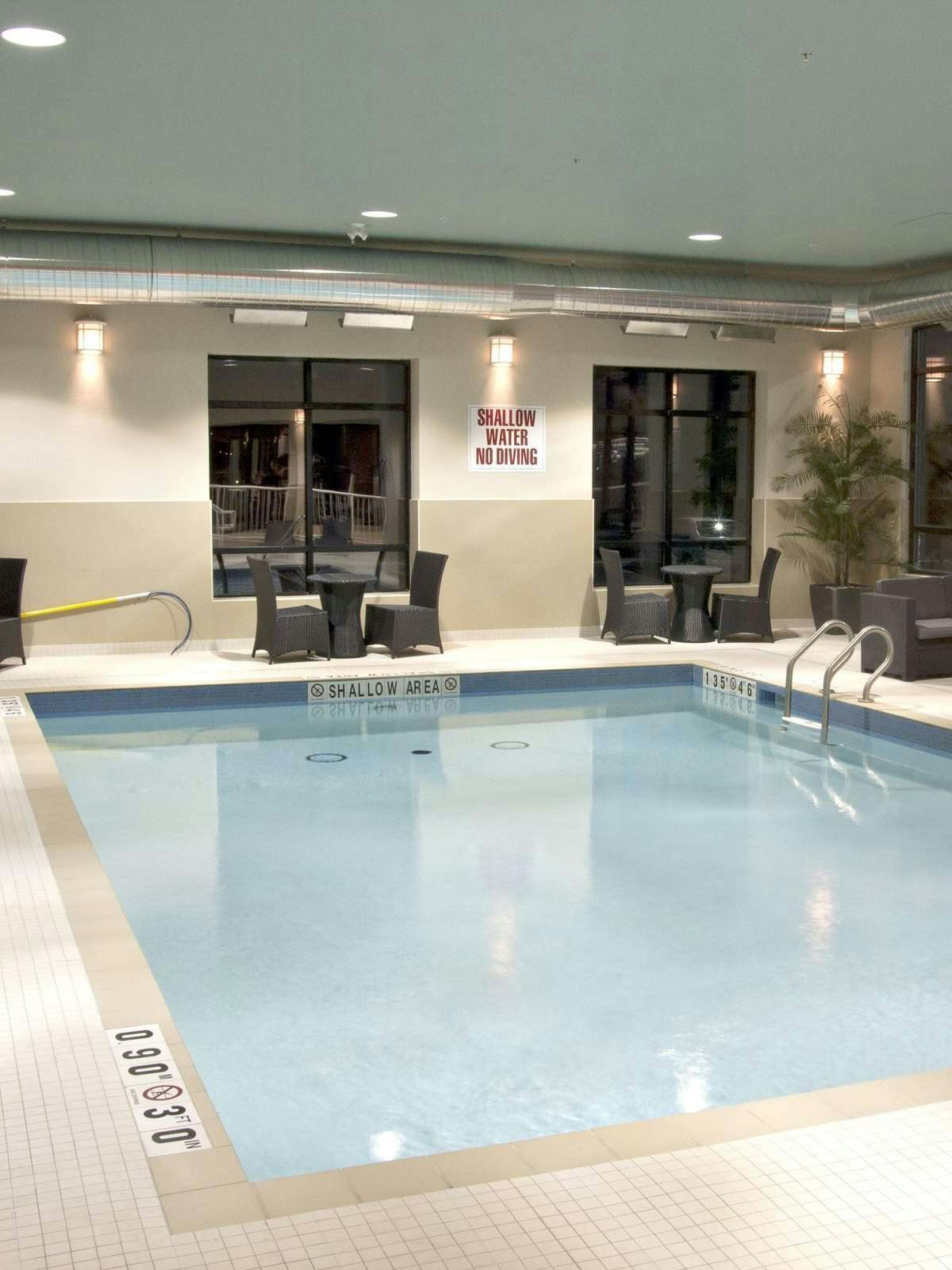 Hotel Holiday Inn Express Pembroke photo 5