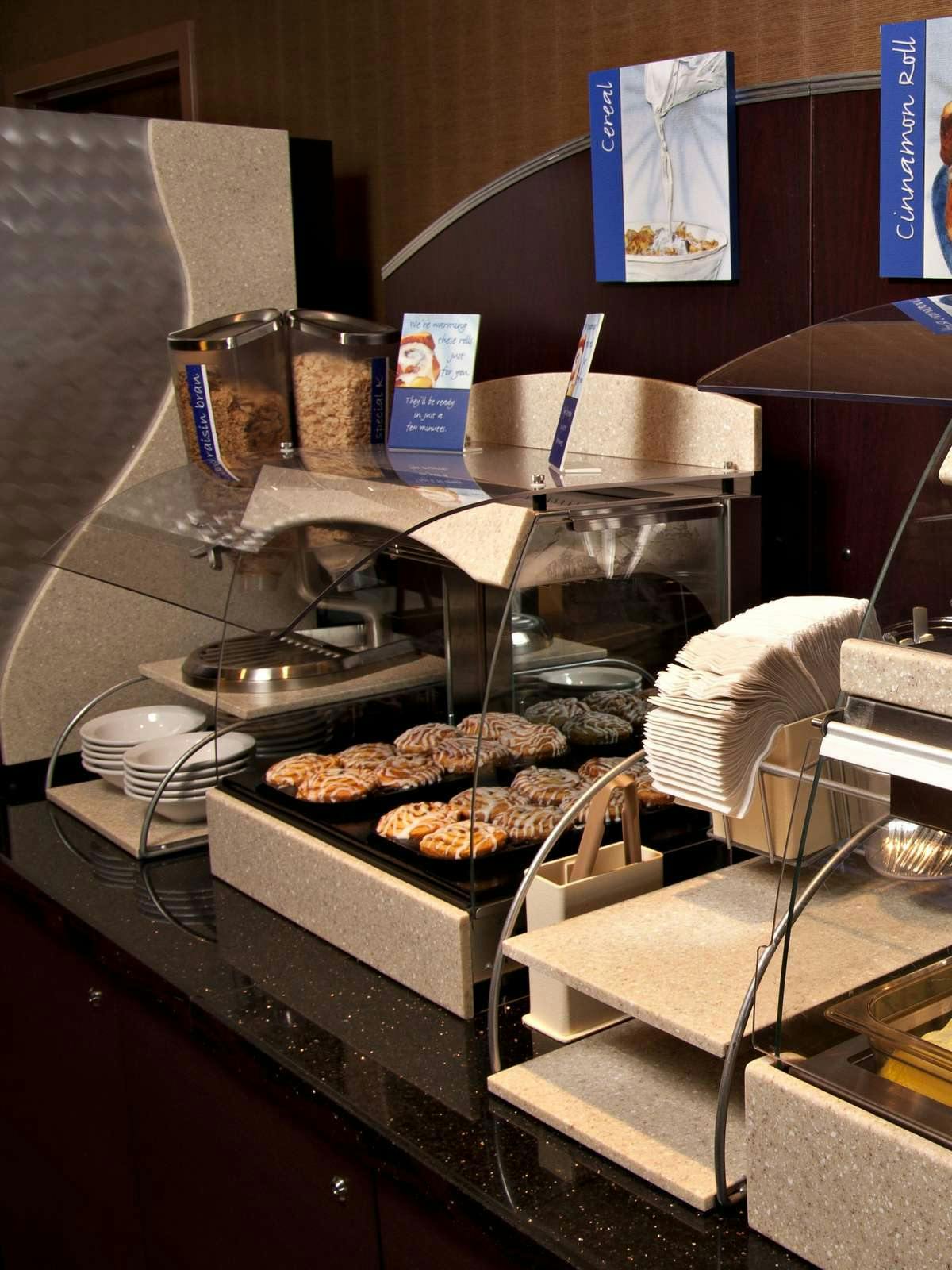 Hotel Holiday Inn Express Pembroke photo 4