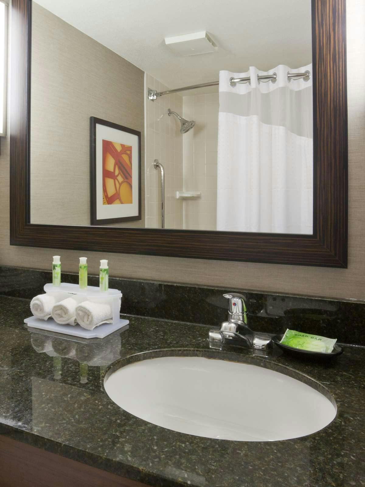 Hotel Holiday Inn Express Hotel & Suites Bloomington West photo 2