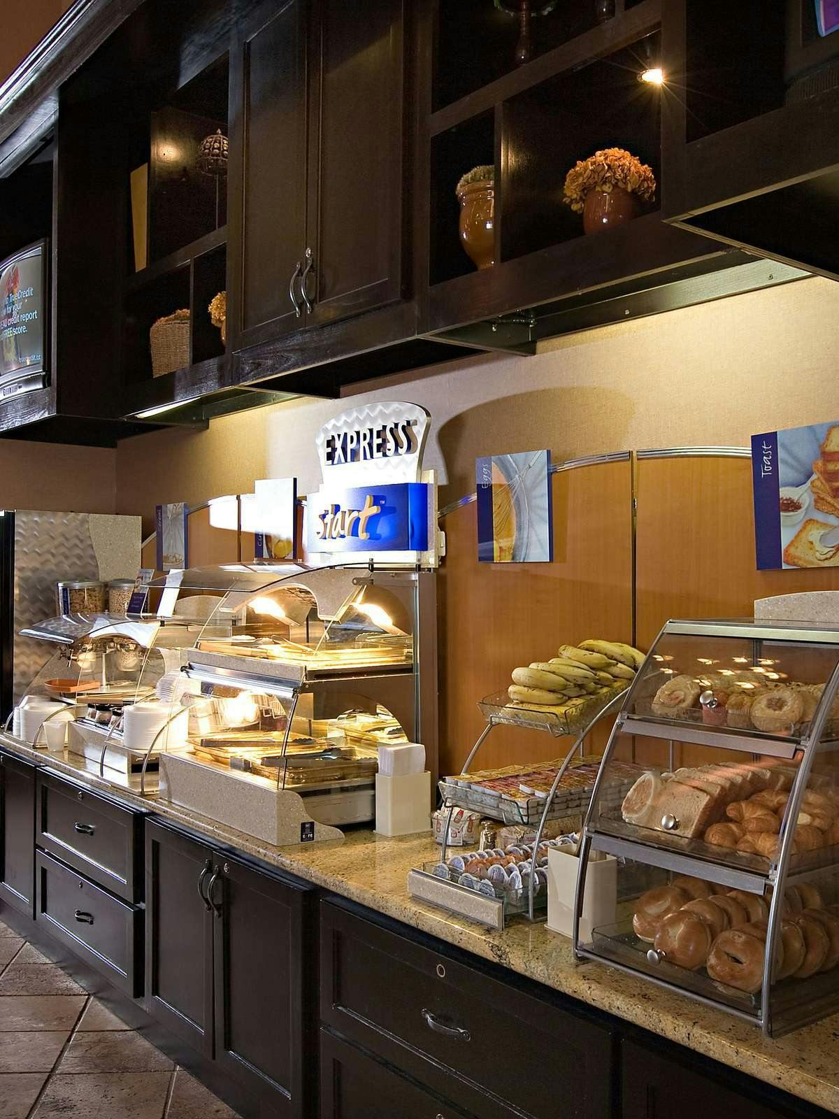 Hotel Holiday Inn Express Palm Desert photo 2