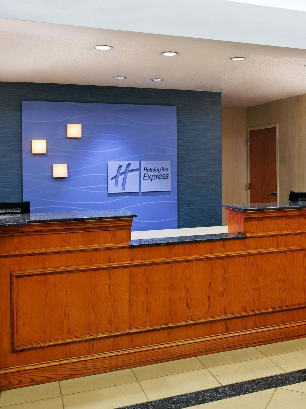 Hotel Holiday Inn Express Hotel & Suites Brandermill photo 4