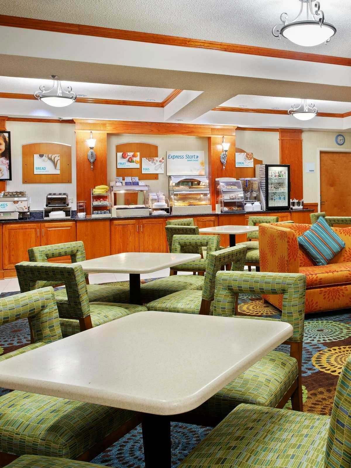 Hotel Holiday Inn Express Hotel & Suites Brandermill photo 5