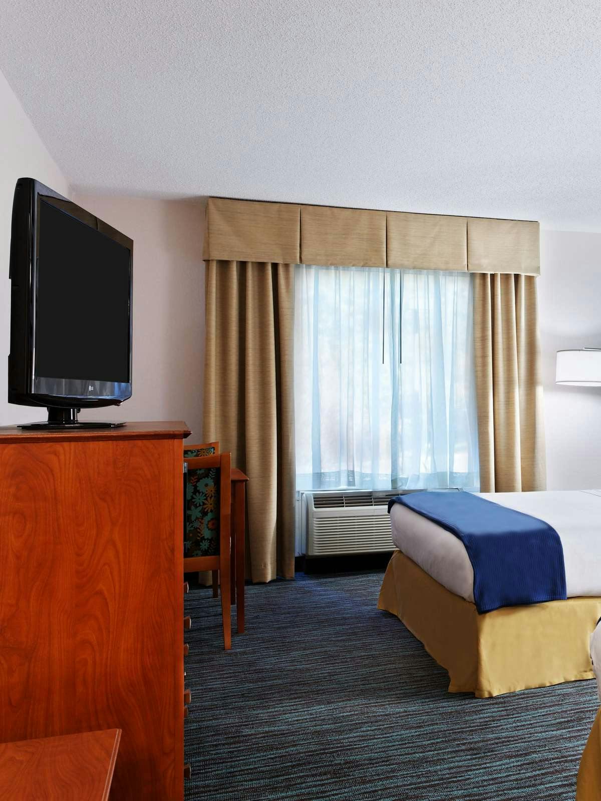 Hotel Holiday Inn Express Hotel & Suites Brandermill photo 3