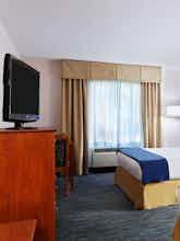 Hotel Holiday Inn Express Hotel & Suites Brandermill photo 3