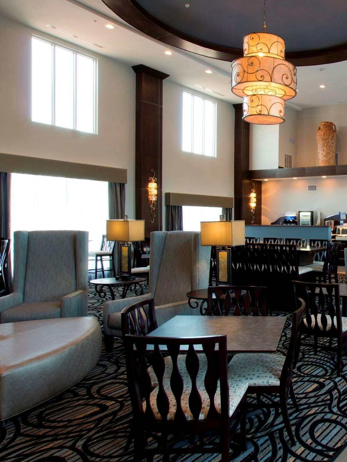 Hotel Holiday Inn Express Hotel & Suites Fredericksburg photo 2