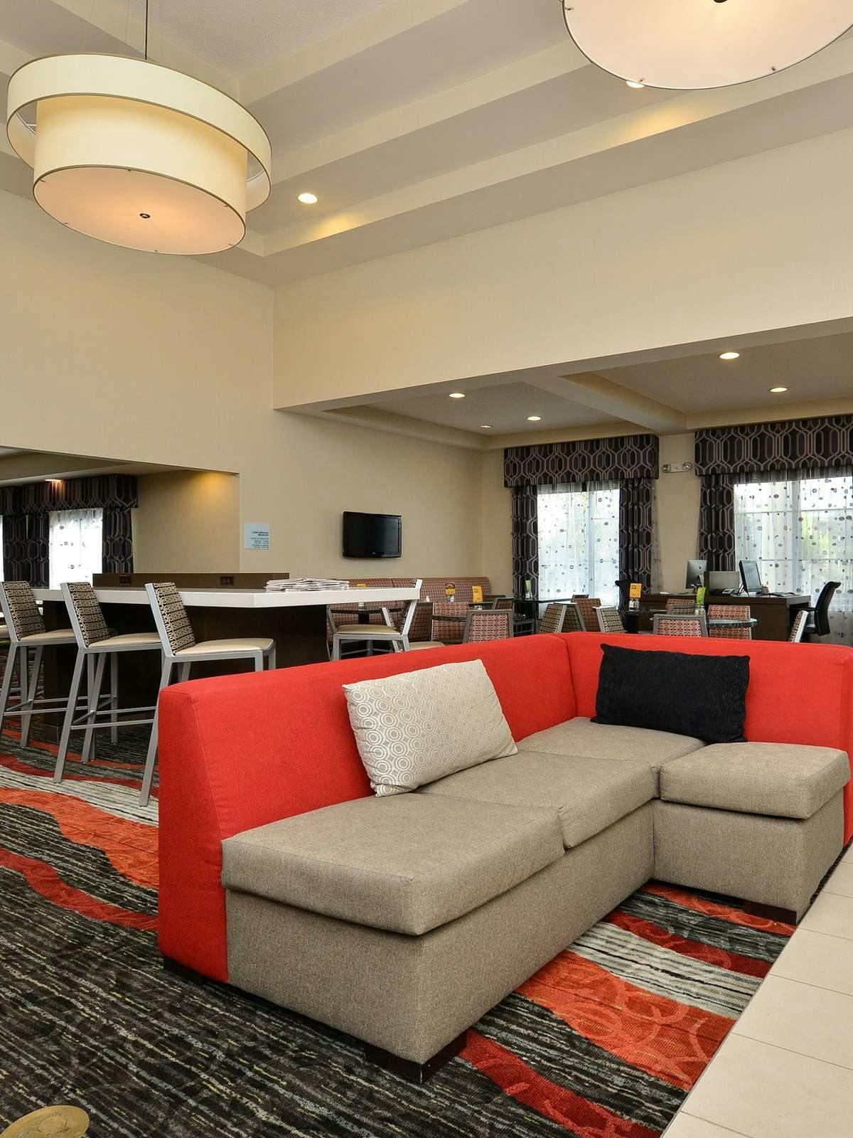 Hotel Holiday Inn Express Milford photo 4