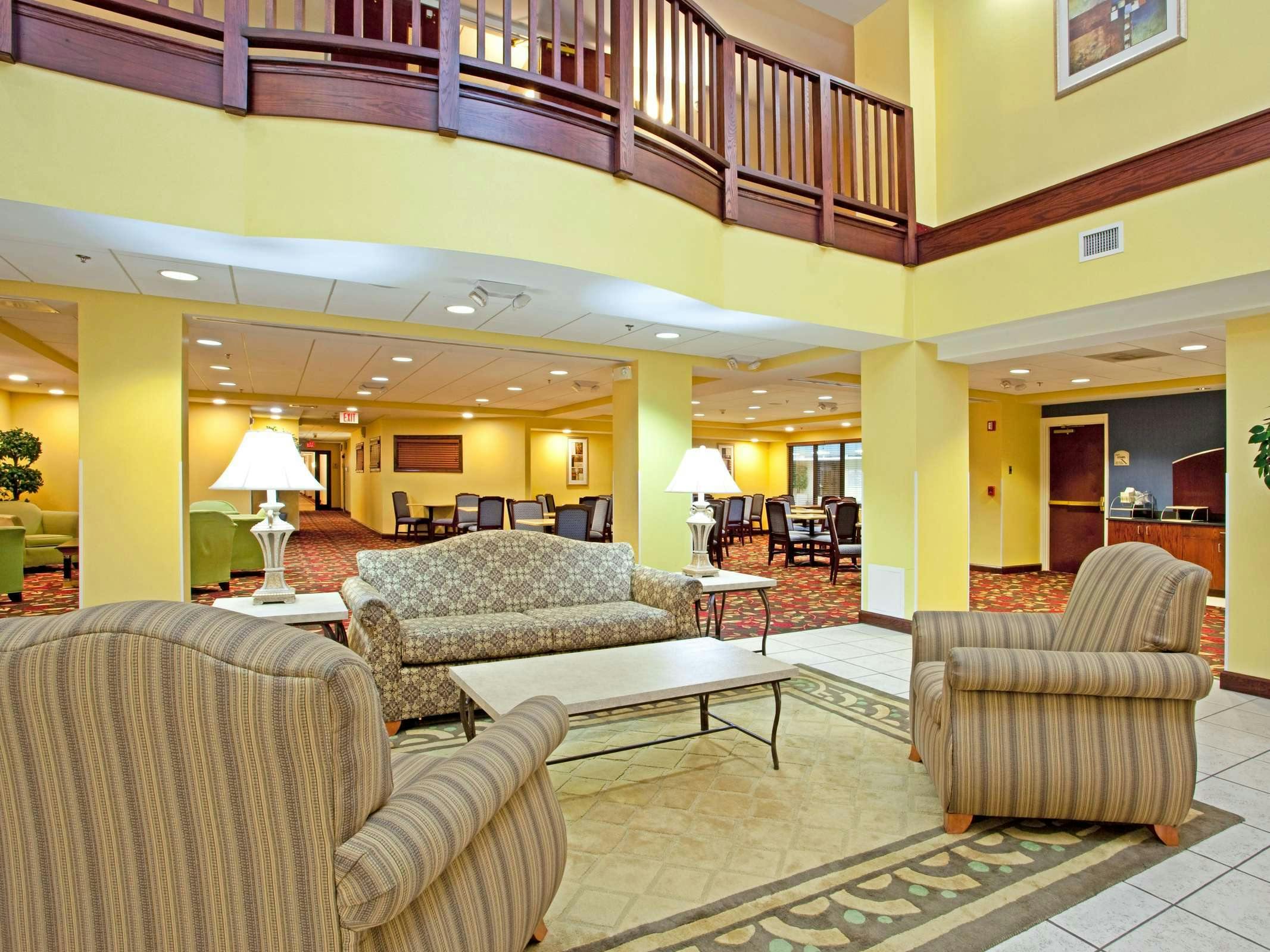 Holiday Inn Express Richmond Airport