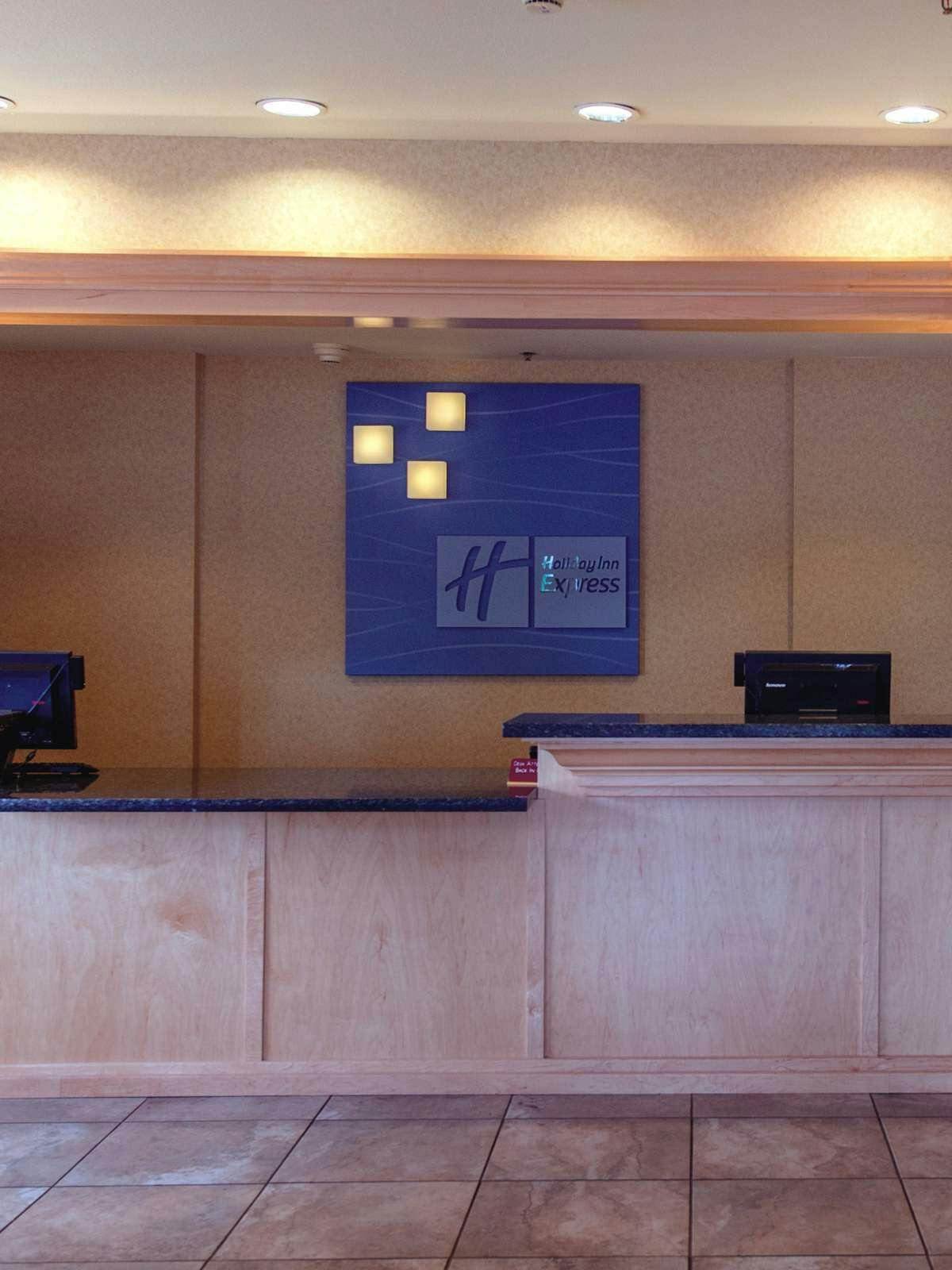 Hotel Holiday Inn Express Troutdale photo 4