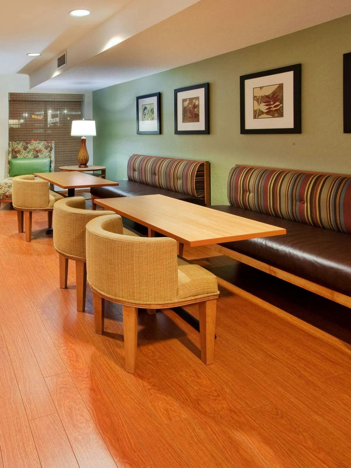 Hotel Holiday Inn Express Westley North photo 3