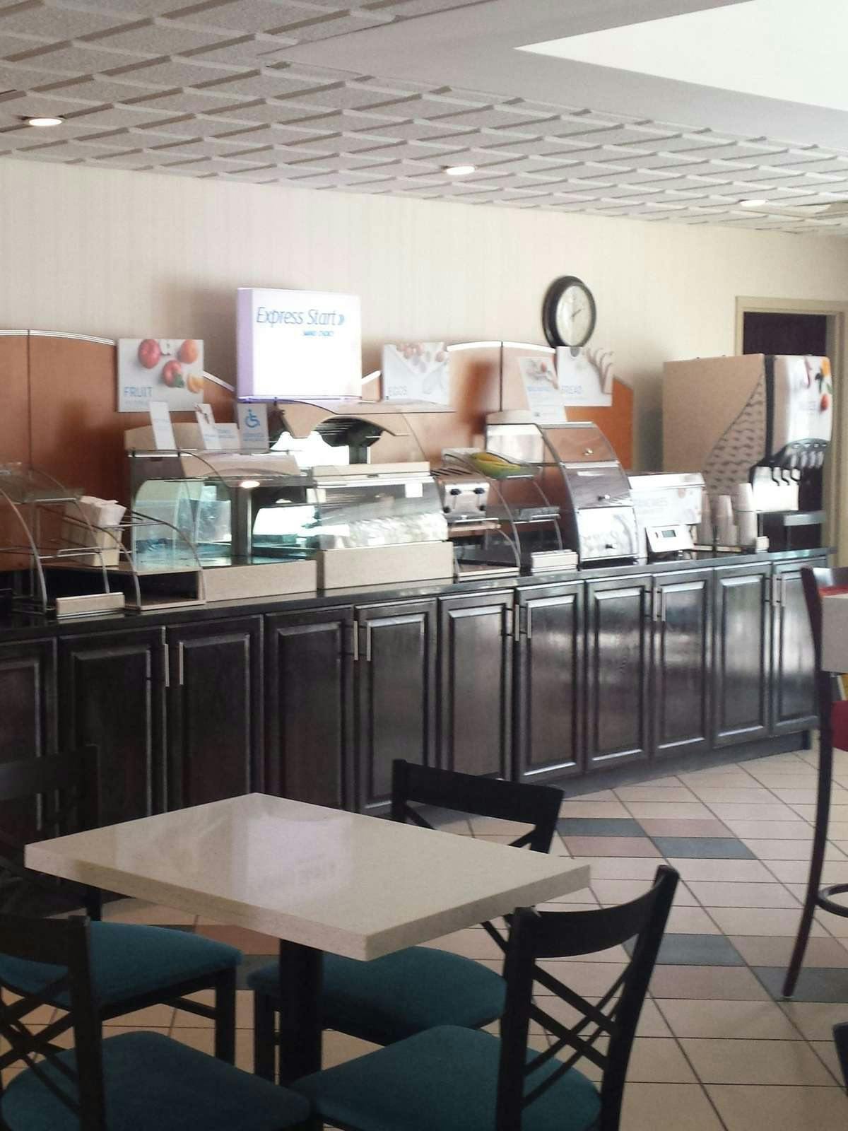 Hotel Holiday Inn Express Hotel & Suites Morehead City photo 4