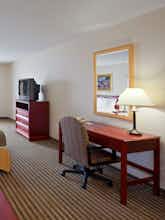 Hotel Holiday Inn Express Hotel & Suites Circleville photo 2
