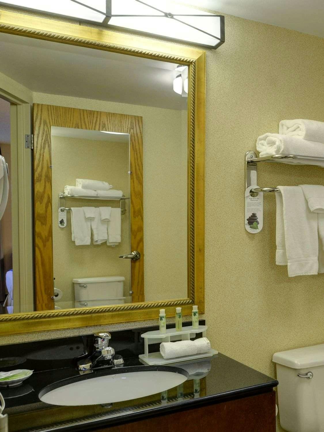 Hotel Holiday Inn Express North Lawrence photo 3