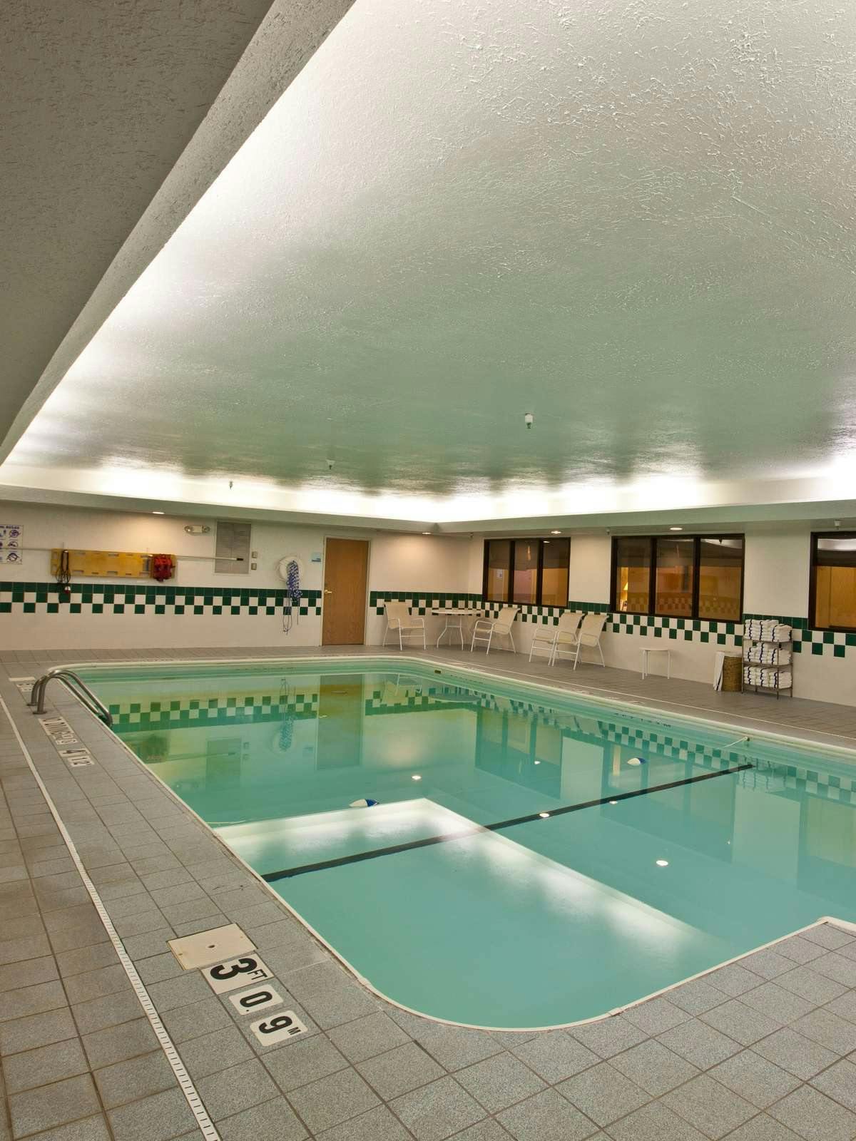 Hotel Holiday Inn Express Hotel & Suites Plymouth photo 3