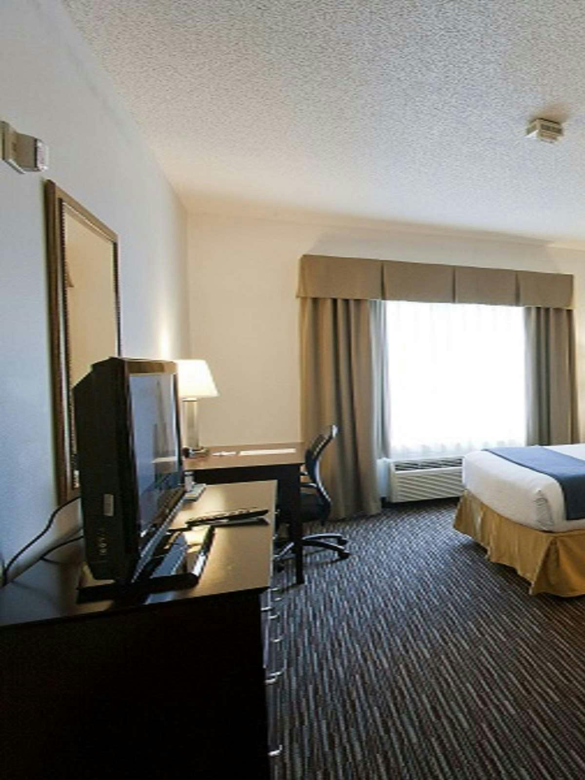 Hotel Holiday Inn Express Hotel & Suites Chicago Deerfield Lincolnshire photo 3