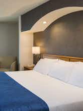 Hotel Holiday Inn Express Hotel & Suites King of Prussia photo 1