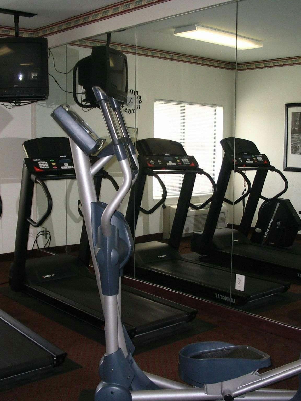 Hotel Holiday Inn Express Hotel & Suites Delafield photo 5