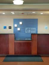 Hotel Holiday Inn Express Edgewood photo 5