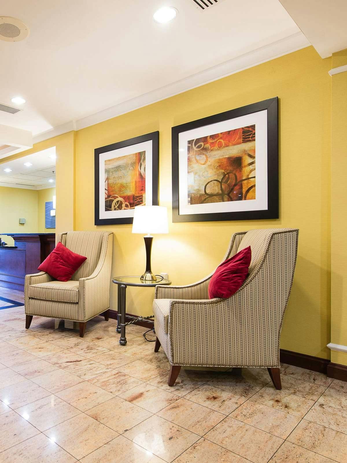 Hotel Holiday Inn Express Hotel & Suites I 26 @Harbison Blvd photo 3