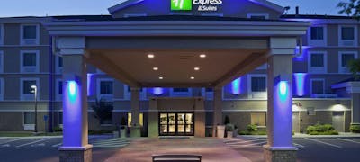 Holiday Inn Express Hotel & Suites Rogers
