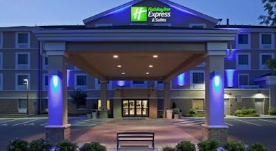 Holiday Inn Express Hotel & Suites Rogers