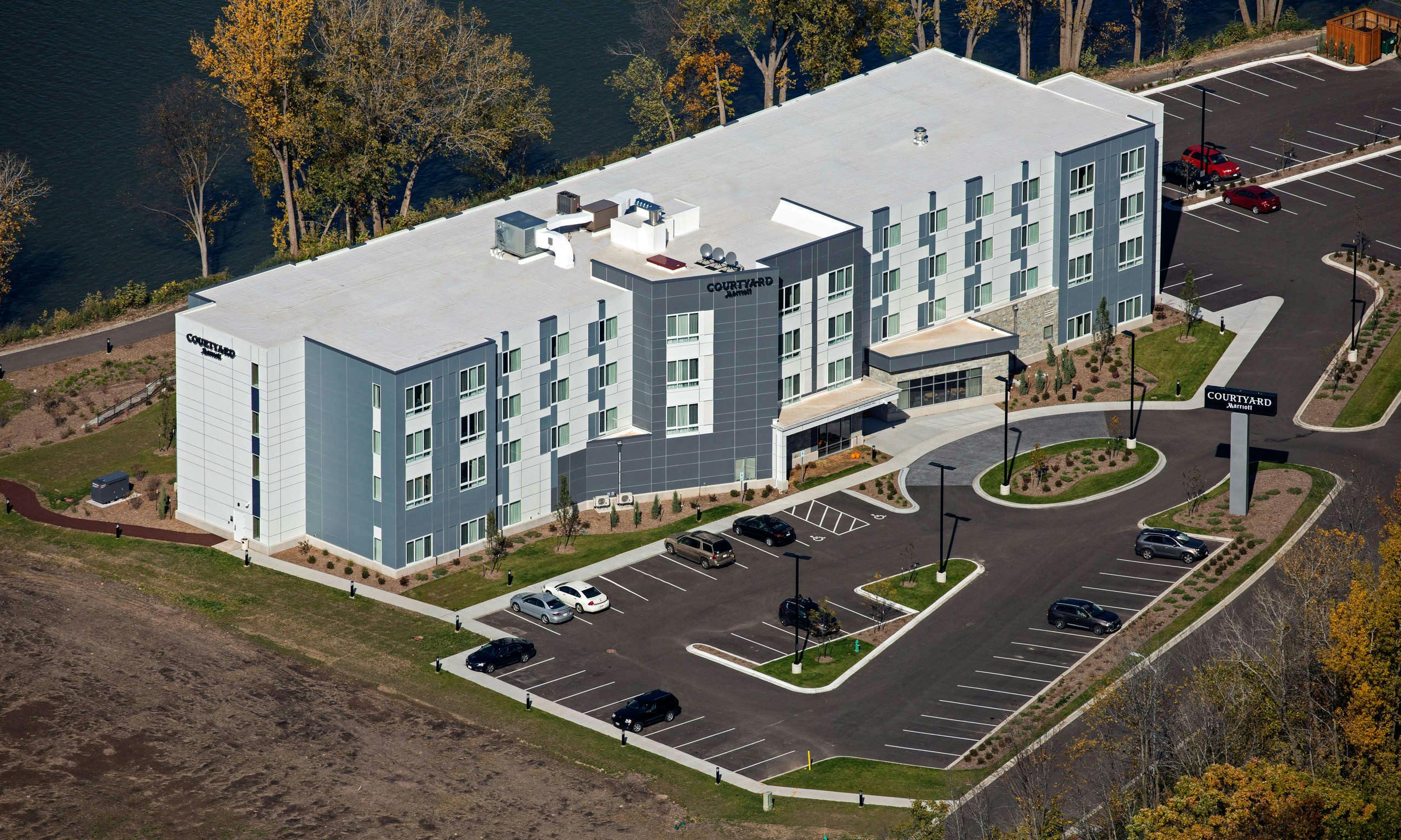 Courtyard by Marriott Appleton Riverfront