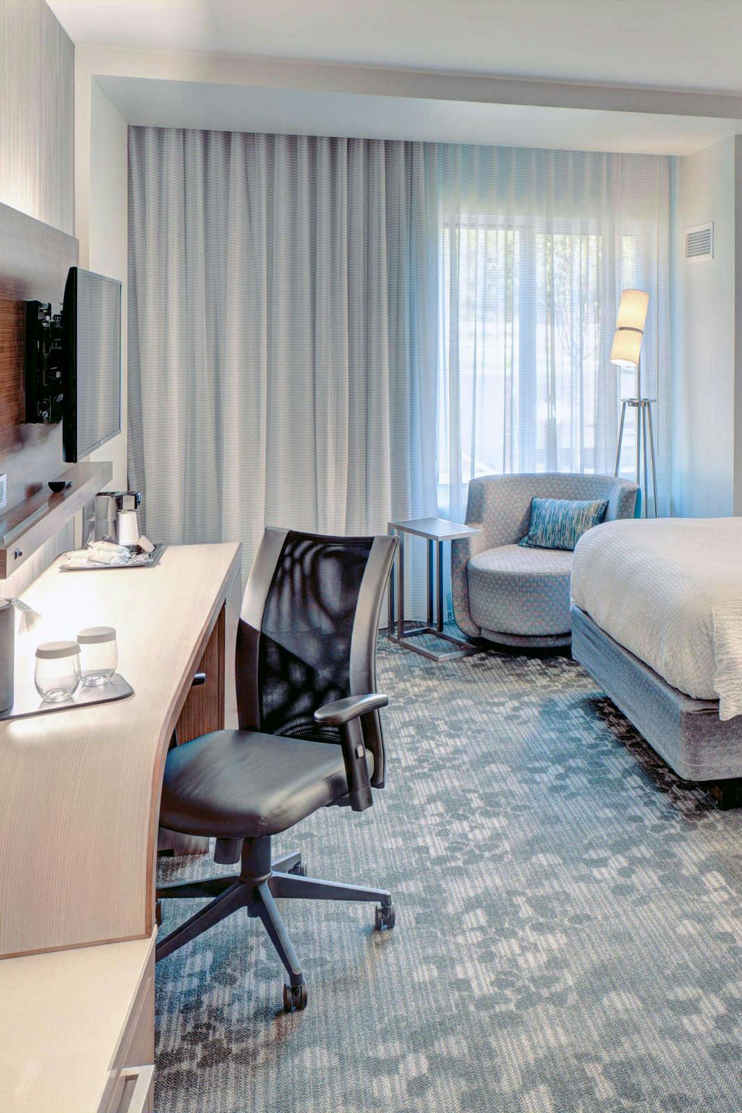 Hotel Courtyard by Marriott Appleton Riverfront photo 3