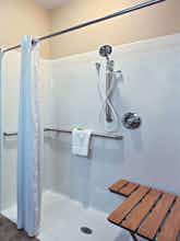 Hotel Holiday Inn Express Hotel & Suites Green Bay East photo 2