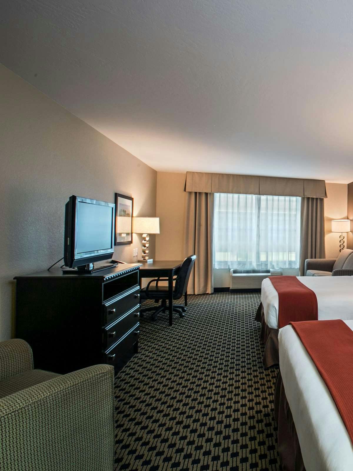 Hotel Holiday Inn Express Hotel & Suites Green Bay East photo 3