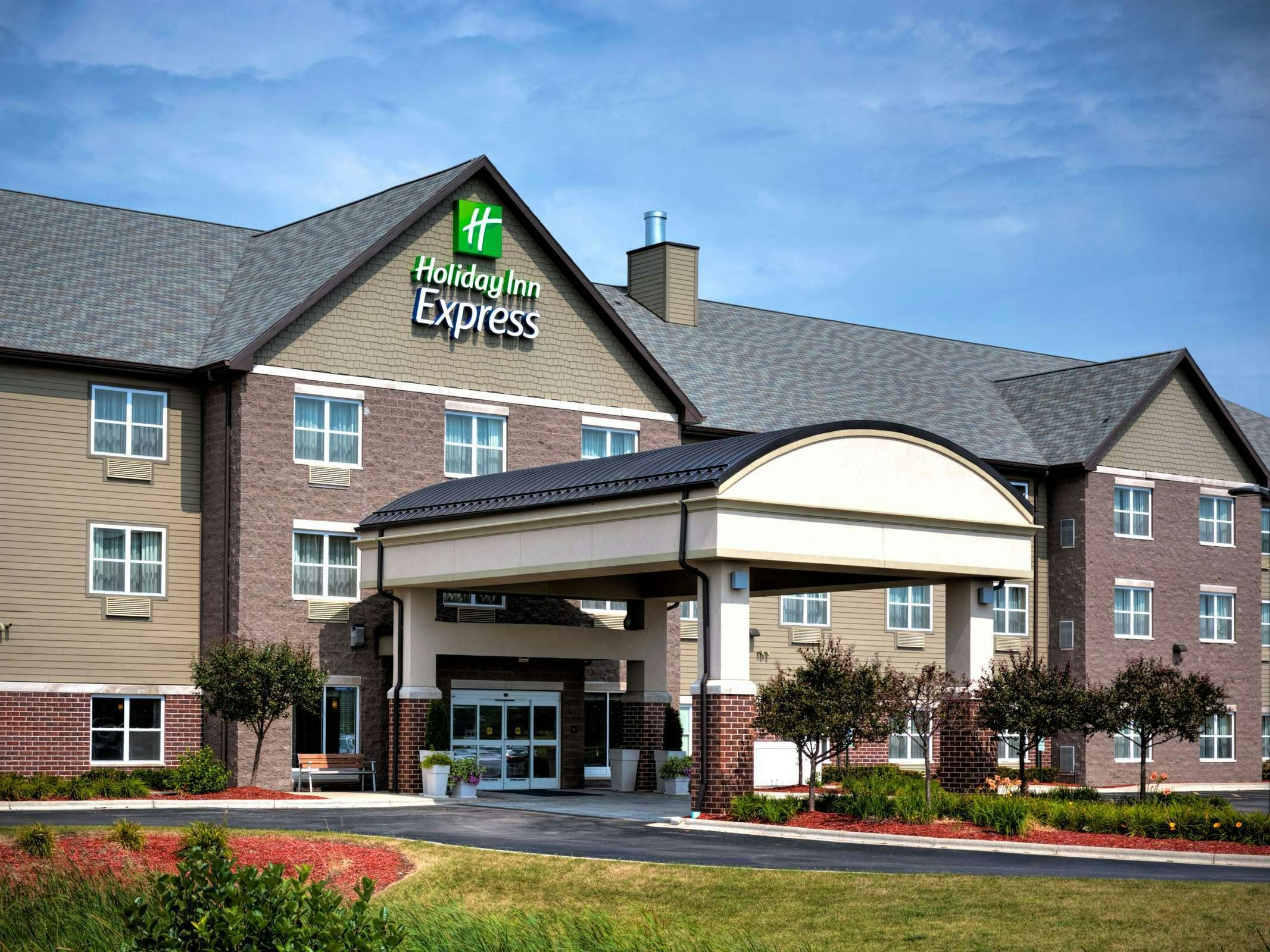 Holiday Inn Express Hotel & Suites Green Bay East