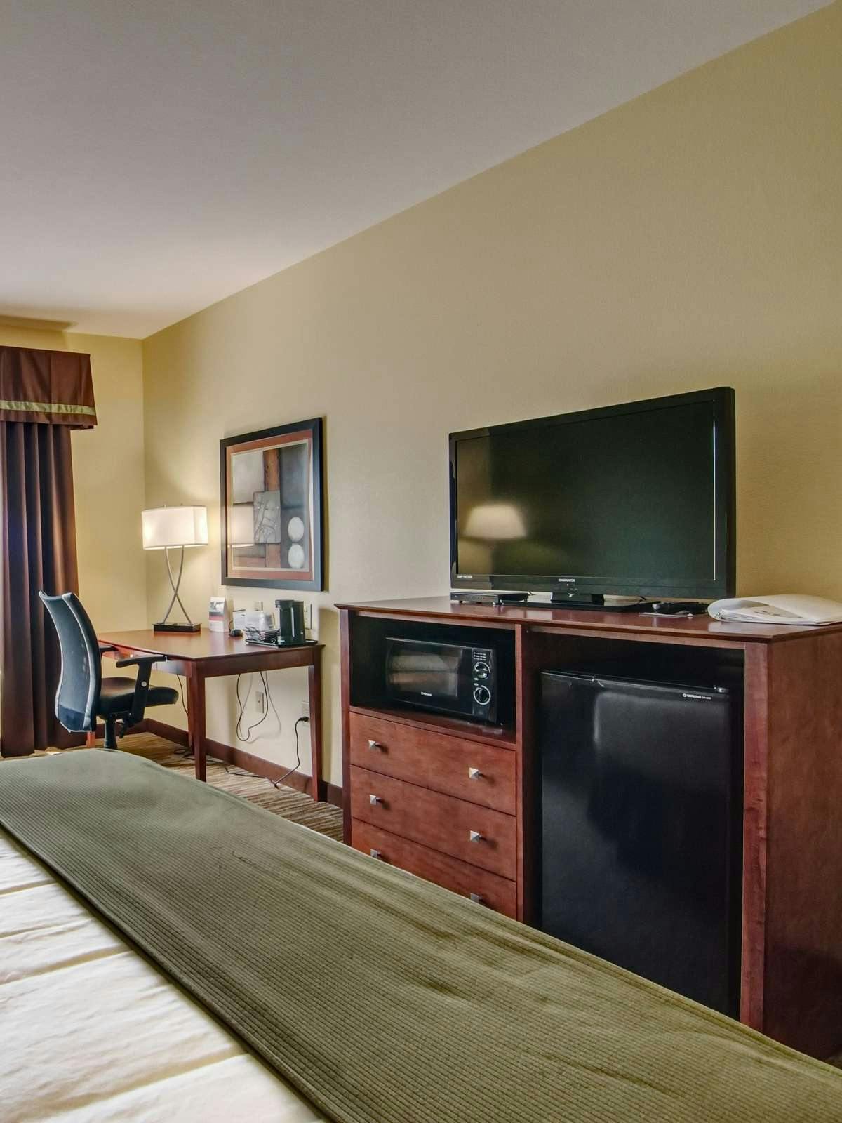 Hotel Holiday Inn Express Hotel & Suites Wytheville photo 3