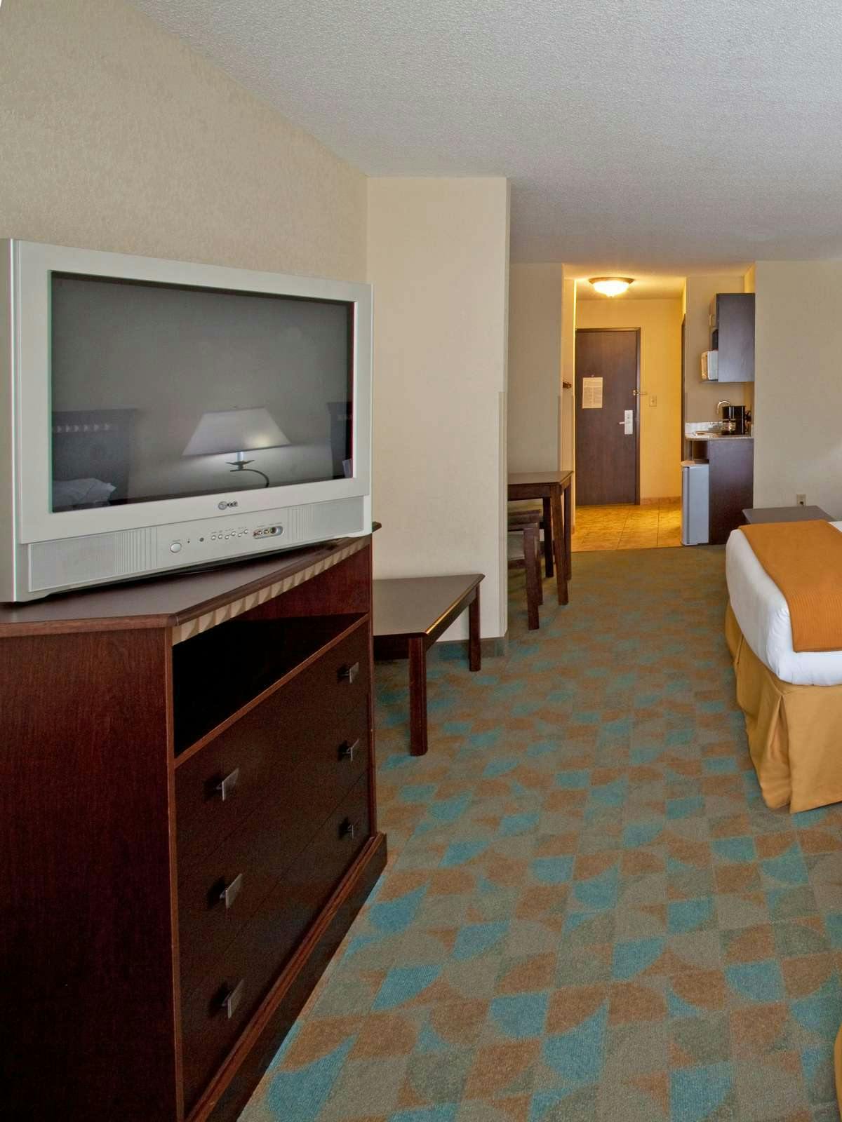 Hotel Holiday Inn Express Hotel & Suites Altoona photo 2