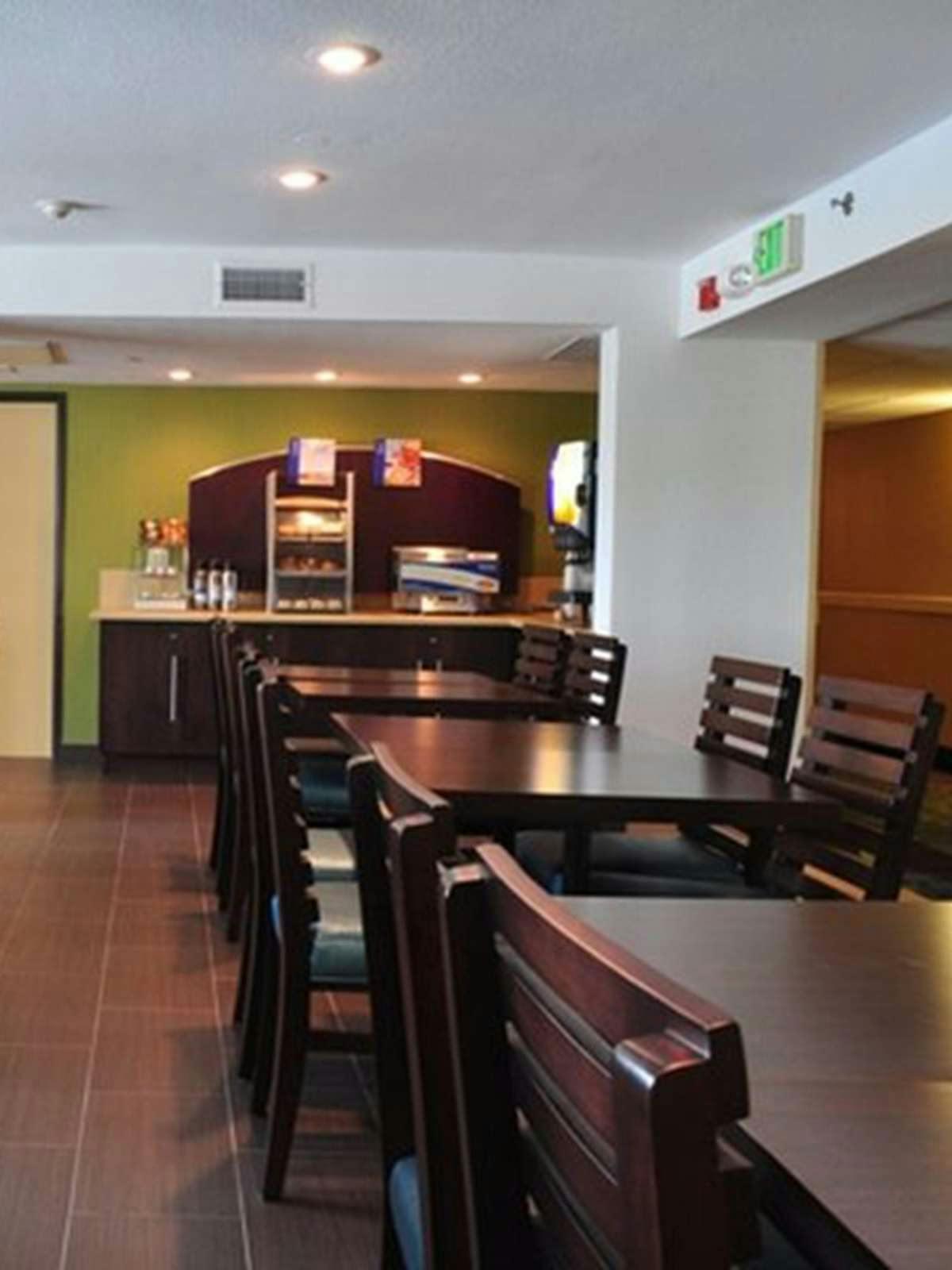 Hotel Holiday Inn Express National City photo 5