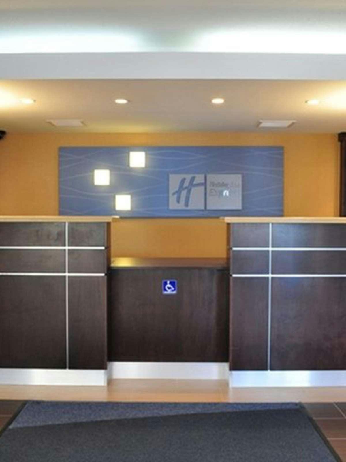 Hotel Holiday Inn Express National City photo 4