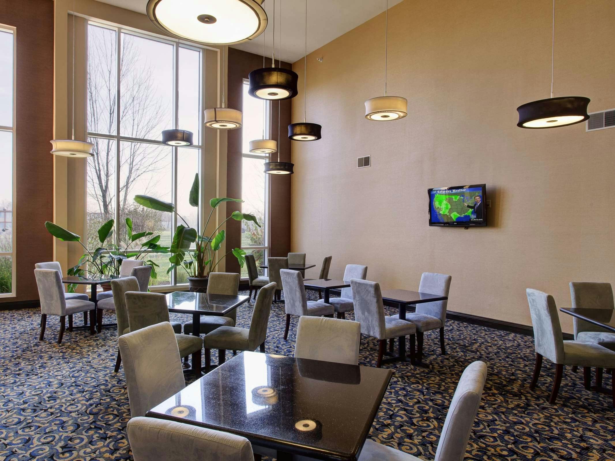 Hotel Holiday Inn Express Hotel & Suites Bucyrus photo 3