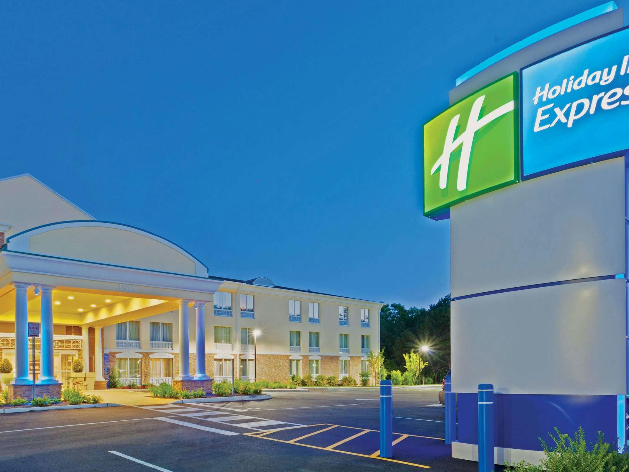 Holiday Inn Express Neptune