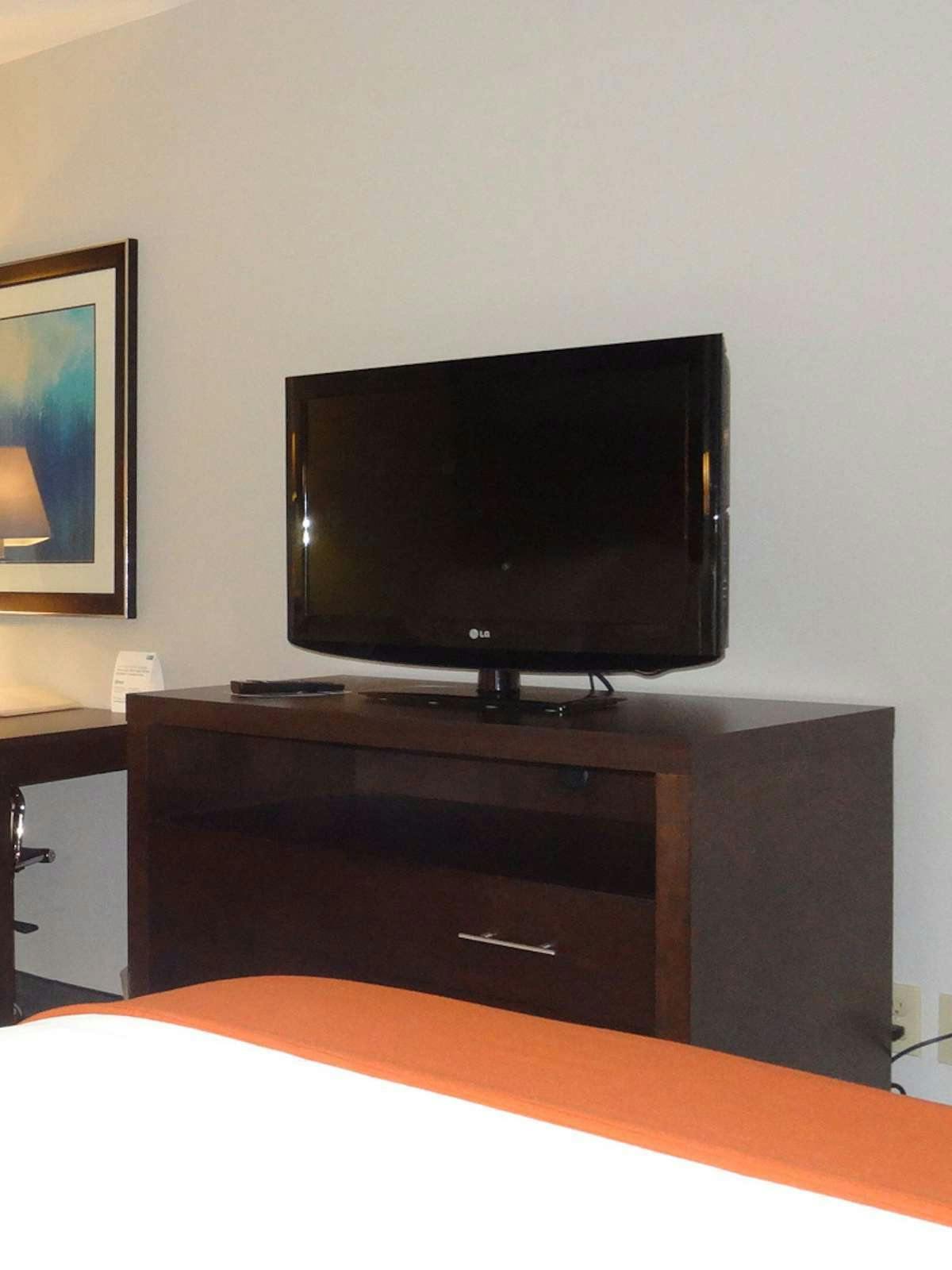 Hotel Holiday Inn Express Bonner Springs Speedway photo 3