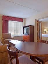 Hotel Holiday Inn Express Hotel & Suites Woonsocket photo 2