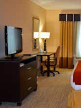 Hotel Holiday Inn Express Hotel & Suites Smithfield Selma photo 2
