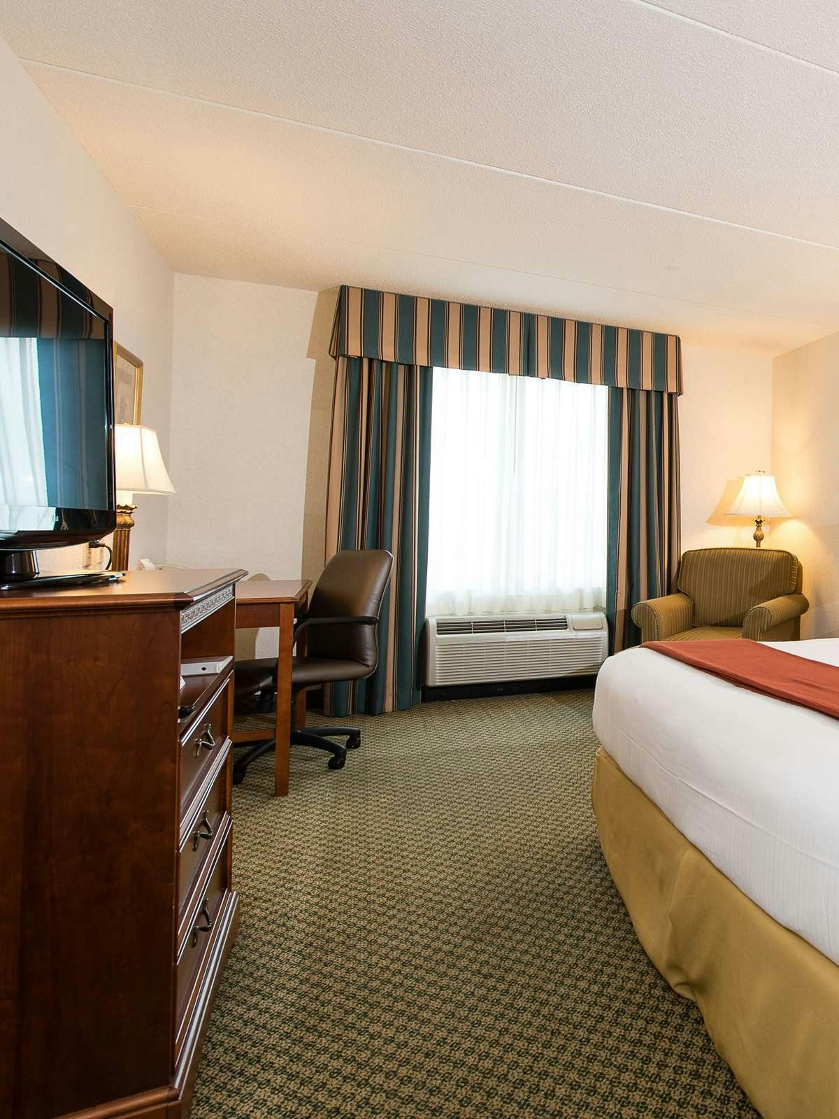 Hotel Holiday Inn Express Hotel & Suites Walterboro photo 3