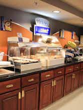 Hotel Holiday Inn Express Colorado Springs Airport photo 5