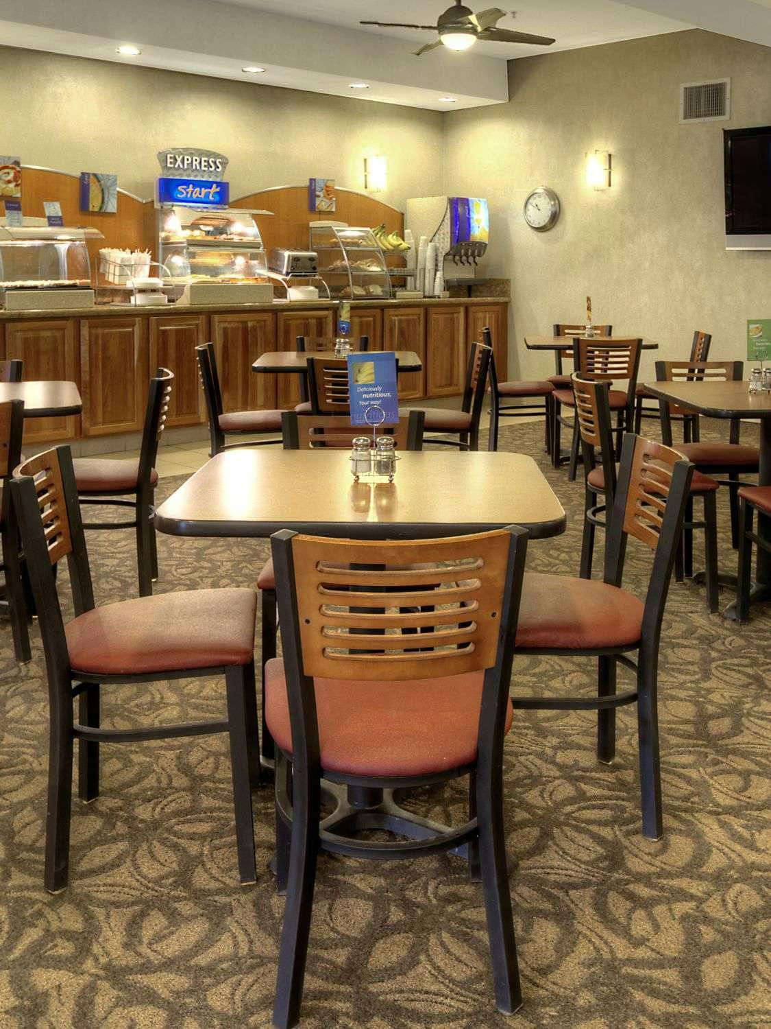 Hotel Holiday Inn Express Layton I 15 photo 4