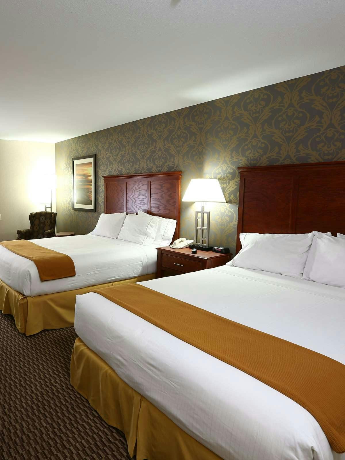 Hotel Holiday Inn Express Holland photo 1