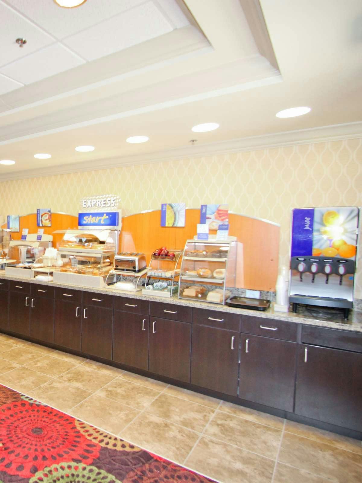 Hotel Holiday Inn Express Hotel & Suites Missoula Northwest photo 5