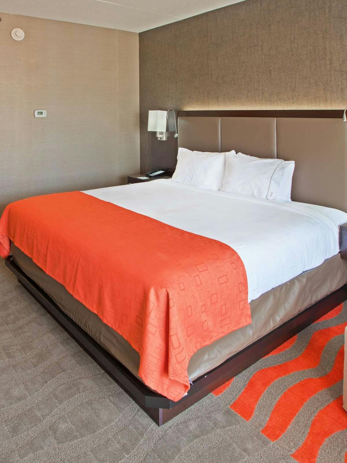 Hotel Holiday Inn Express Hotel & Suites Edinburgh photo 1