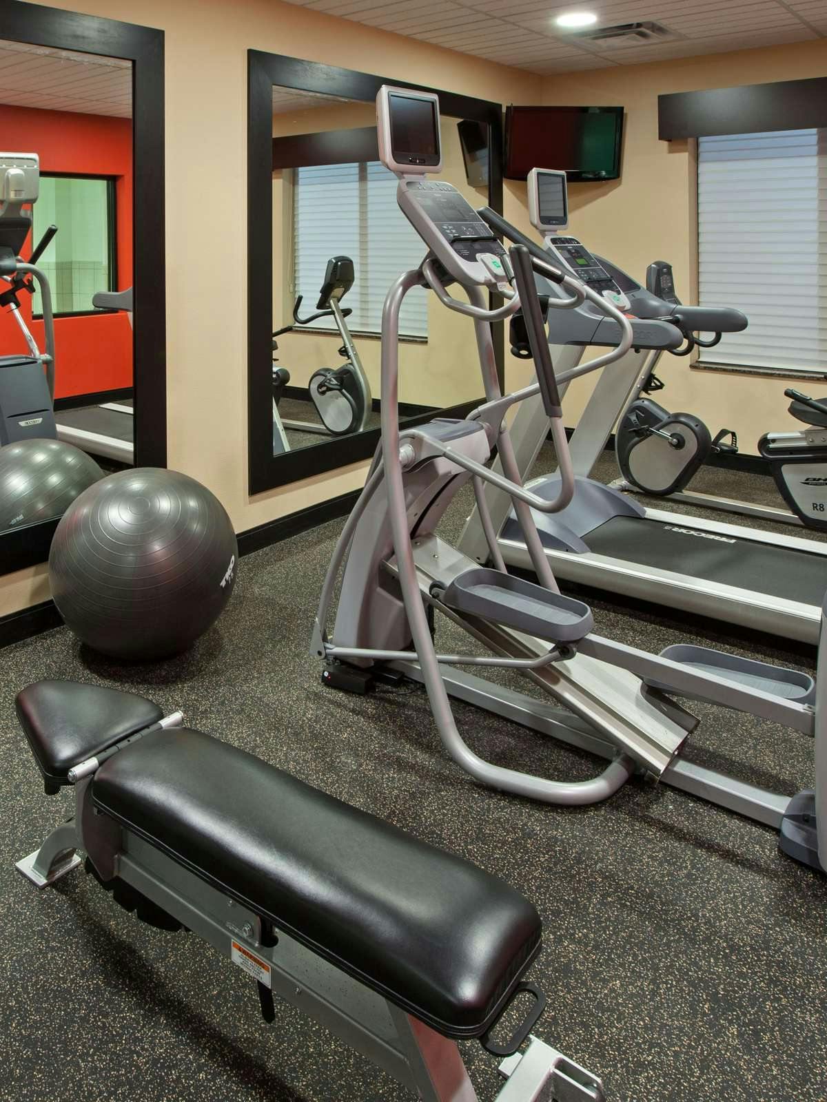 Hotel Holiday Inn Express Hotel & Suites Edinburgh photo 5